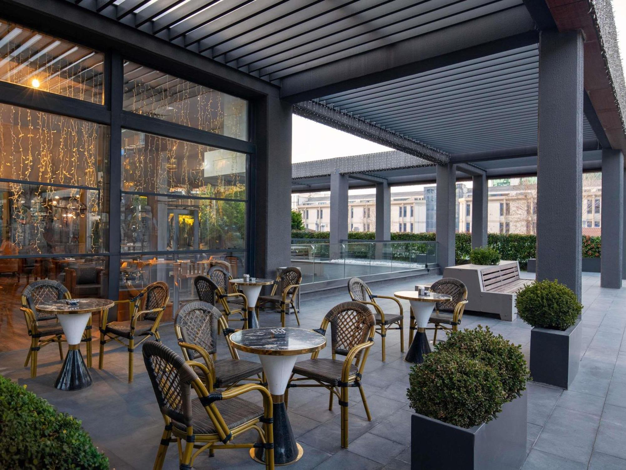 Movenpick Living Istanbul West Hotel Luaran gambar