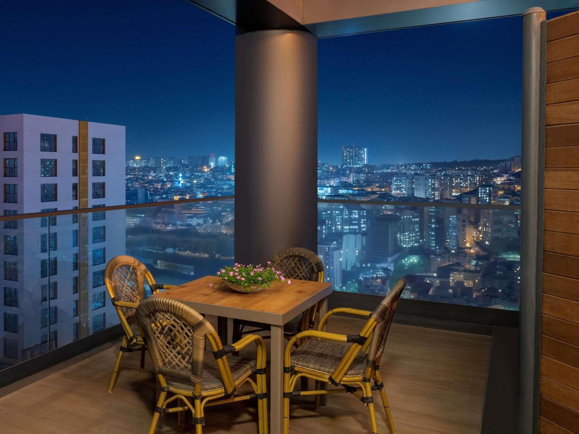 Movenpick Living Istanbul West Hotel Luaran gambar